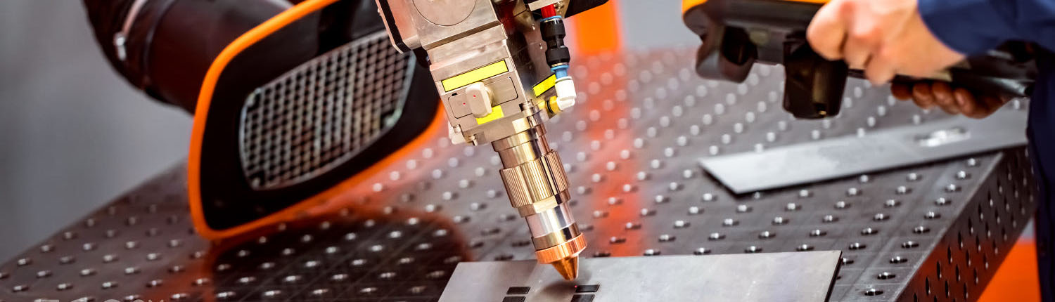 Fibre laser robotic remote cutting system